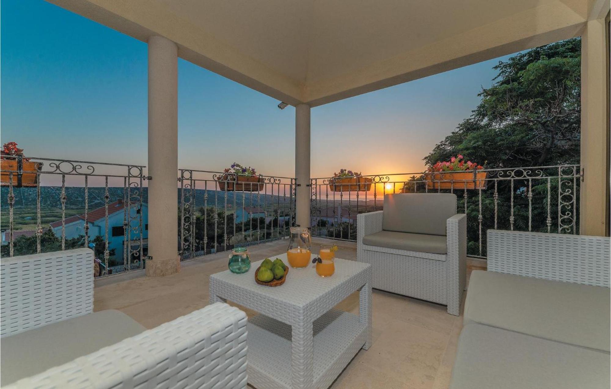 1 Bedroom Awesome In